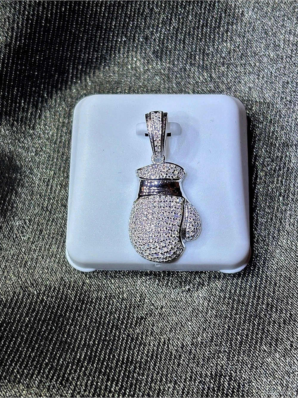 .925 Sterling Silver 1ct. VVS Moissanite Pave’ Boxing Glove - Picture 7 of 10